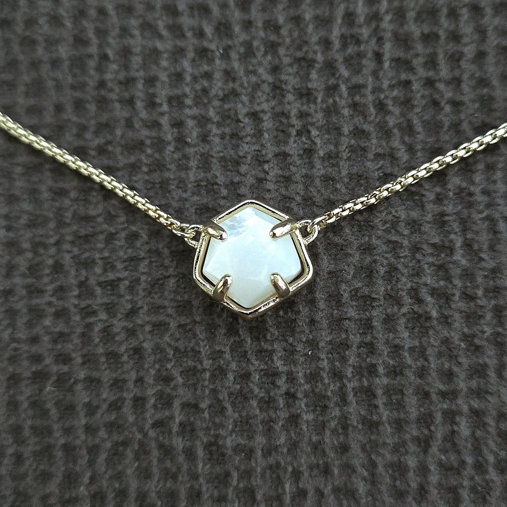 Kendra Scott "Jaxon" Gold💛 Short Pendant Necklace - NWT - Picture 2 of 16
